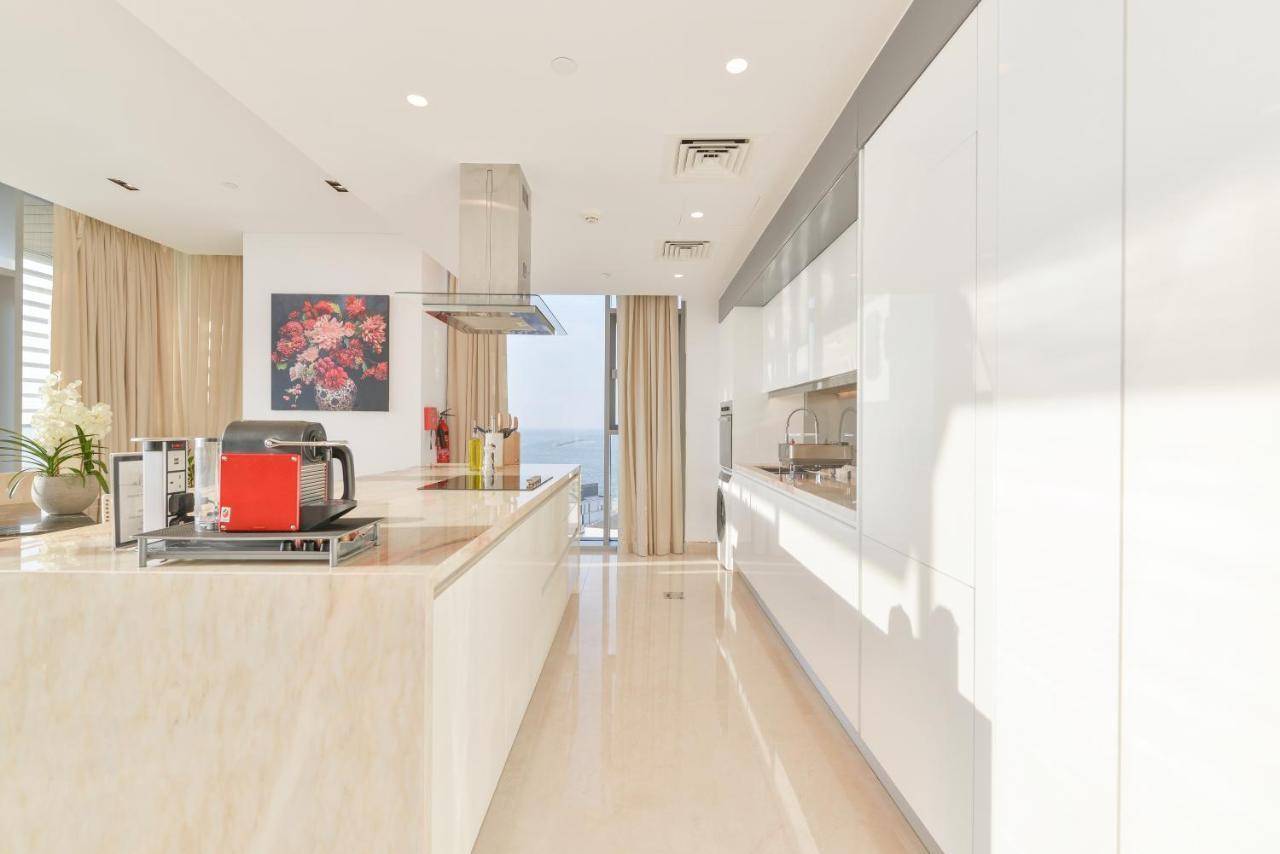 Posh 2 Bedroom Oceanfront Apt In The Heart Of Bluewaters Island Dubai Exterior photo