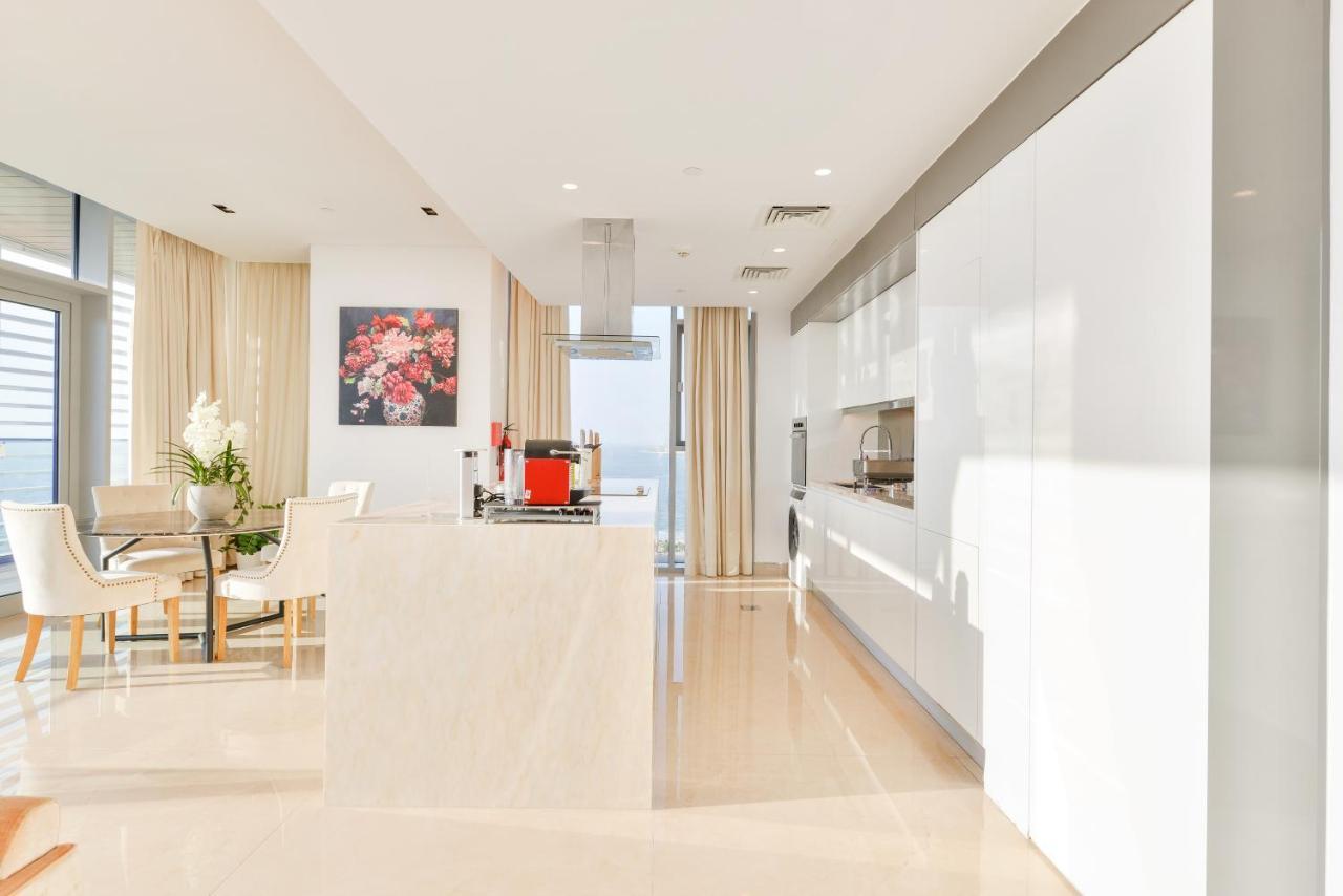 Posh 2 Bedroom Oceanfront Apt In The Heart Of Bluewaters Island Dubai Exterior photo
