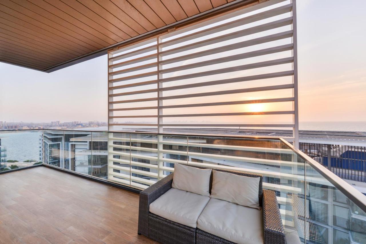 Posh 2 Bedroom Oceanfront Apt In The Heart Of Bluewaters Island Dubai Exterior photo